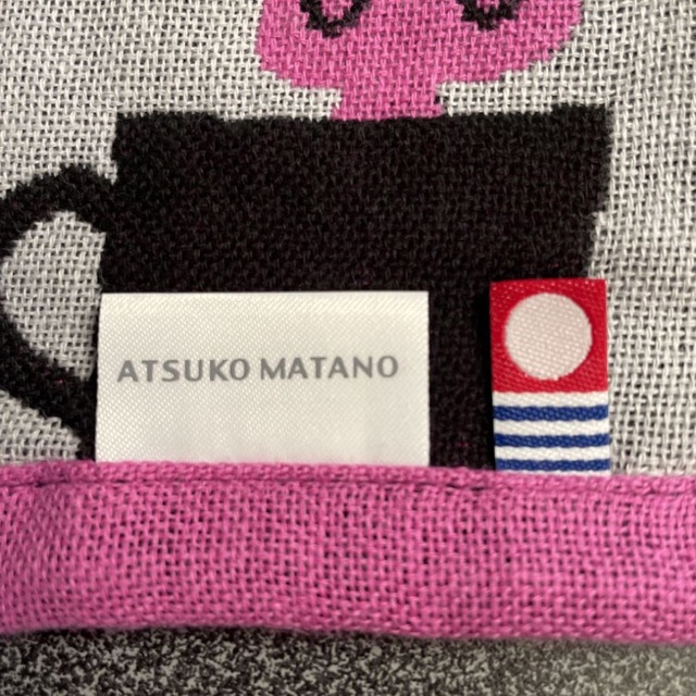 Atsuko Matano(アツコマタノ)のアツコマタノ ウォッシュタオル 今治タオル ネコとカップ レディースのファッション小物(ハンカチ)の商品写真