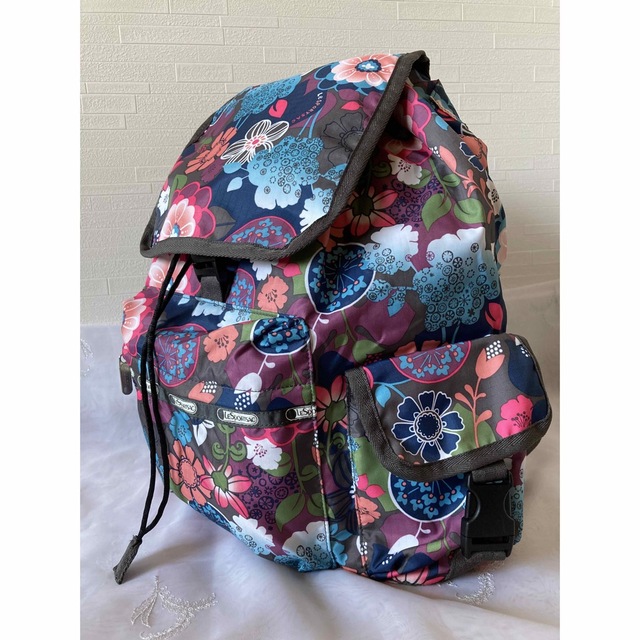 LeSportsac(レスポートサック)の【値下げ】レスポートサック　花柄　リュックサック レディースのバッグ(リュック/バックパック)の商品写真