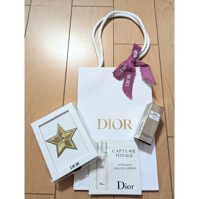 Dior(ディオール)の【Dior】ディオール　サンプル&ノベルティバッジ(星)&ショッパーセット コスメ/美容のスキンケア/基礎化粧品(その他)の商品写真