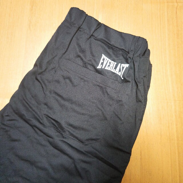 EVERLAST(エバーラスト)のショートパンツ スポーツウェア ランニングパンツ ストレッチパンツ Mサイズ メンズのパンツ(ショートパンツ)の商品写真