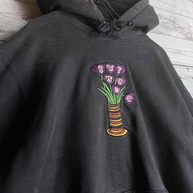 【希少デザイン】シュプリーム　花柄 刺繍 センターロゴ パーカー
