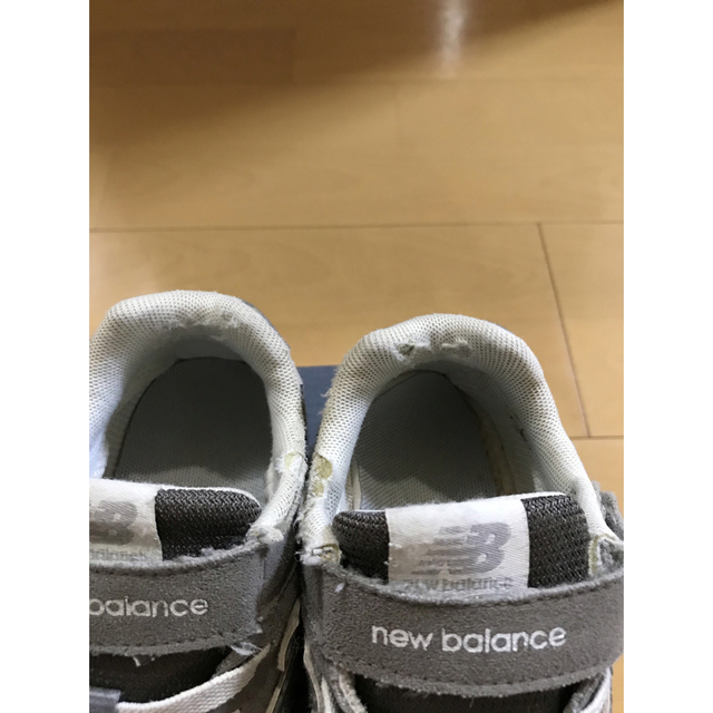 New Balance(ニューバランス)のニューバランス 996 グレー 18.5cm キッズ/ベビー/マタニティのキッズ靴/シューズ(15cm~)(スニーカー)の商品写真