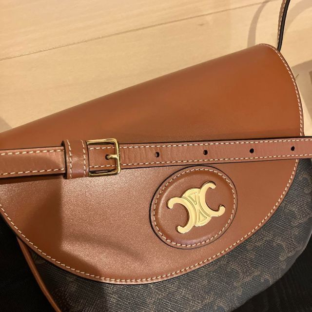 Begin掲載 セリーヌトリオンフキャンバスサドルショルダーバック正規品