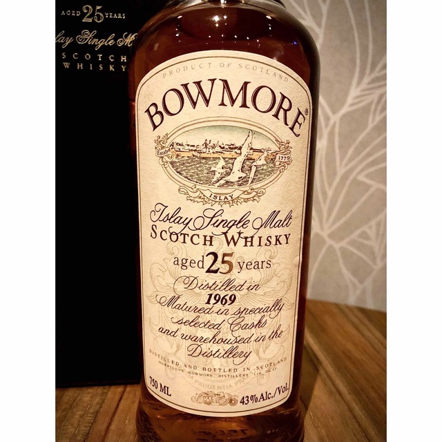 古酒 BOWMORE（ボウモア）25年 1969