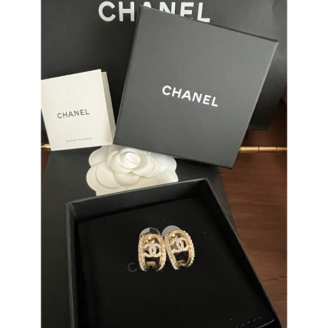 シャネル Chanel ロゴピアス ゴールド