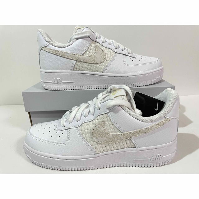 新品】24.5cm NIKE WMNS AIRFORCE1 ホワイト/セイル-