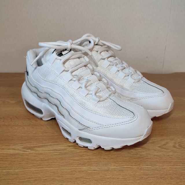 NIKE - ☆極美品 NIKE AIR MAX 95 ESSENTIAL MONOTONEの通販 by Live