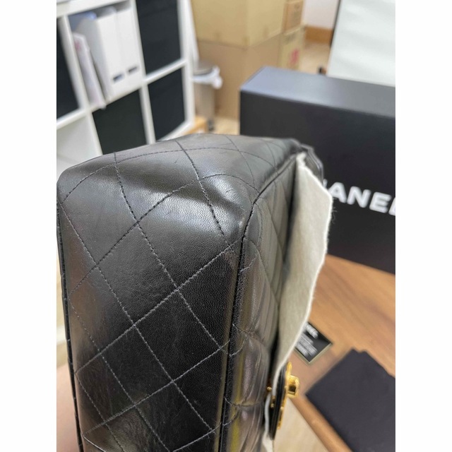CHANEL(シャネル)のゲンキ専用シャネルCHANELWチェーンショルダーバッグ　デカマトラッセ30　黒 レディースのバッグ(ショルダーバッグ)の商品写真