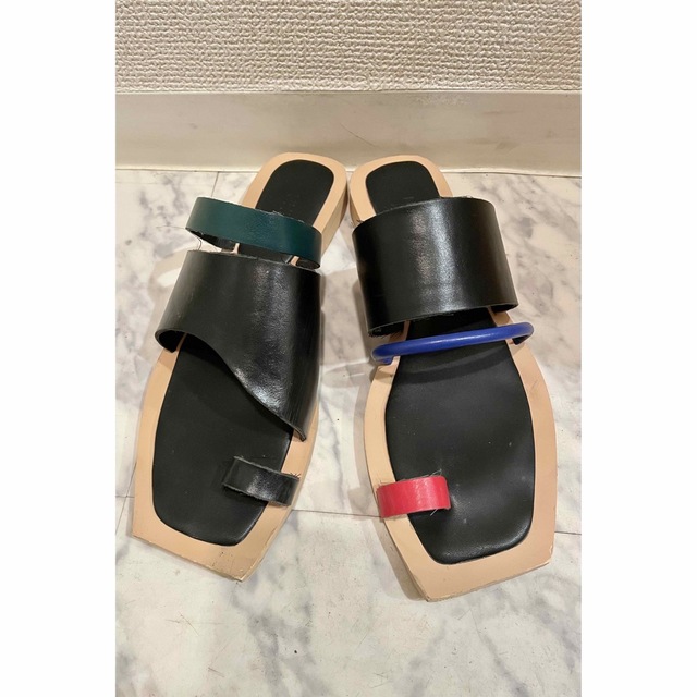 UN3D. ASYMME FLAT SANDAL 殿堂 63.0%OFF pro-s-pedelec.de