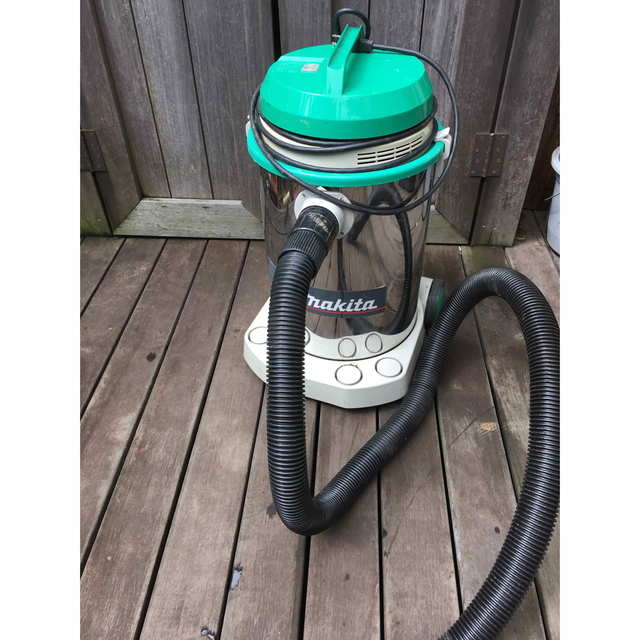 ☆送料無料!マキタ☆集じん機☆乾湿両用☆M440☆動作確認済み☆makita