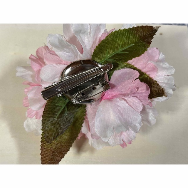 桜コサージュ     handmade ハンドメイドのアクセサリー(コサージュ/ブローチ)の商品写真