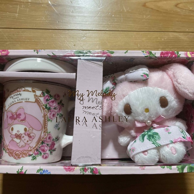 美品 My Melode meets LAURA ASHLEYマグカップ