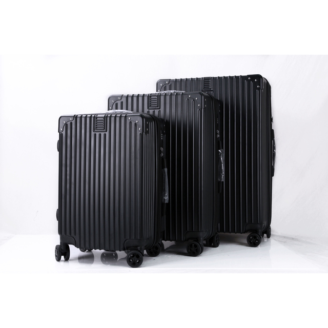 軽量Sサイズ　静音8輪　キャリーバッグ　スーツケース　キャリーケース　ブラック