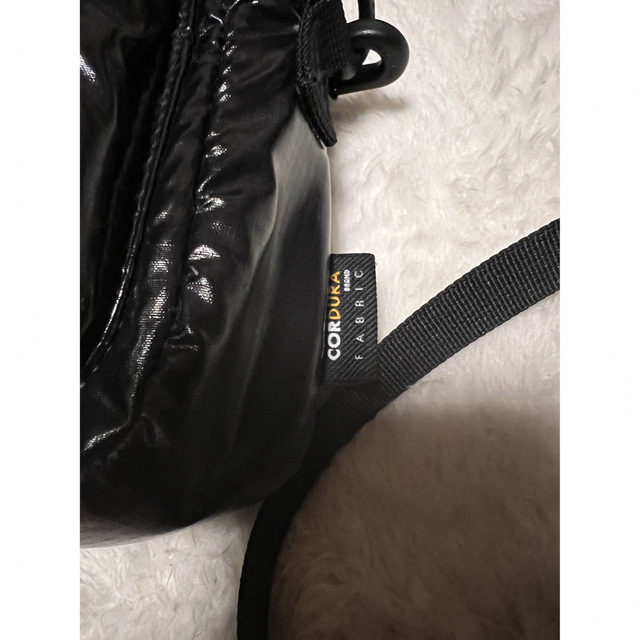 Supreme(シュプリーム)のSupreme ショルダーバッグ17FW メンズのバッグ(ショルダーバッグ)の商品写真