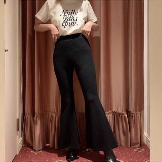 épine(エピヌ)のエピヌ　rib knit bell pants black レディースのパンツ(カジュアルパンツ)の商品写真