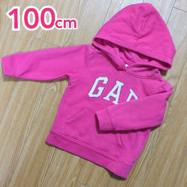 GAP(ギャップ)のGAP　パーカー　100サイズ　ピンク キッズ/ベビー/マタニティのキッズ服女の子用(90cm~)(Tシャツ/カットソー)の商品写真