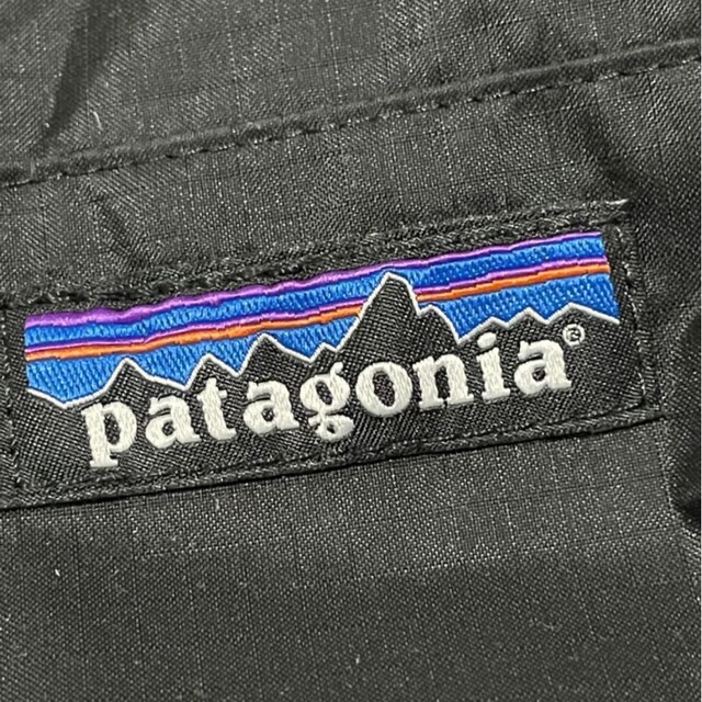 patagonia(パタゴニア)の美品　パタゴニア　ウルトラライト　ブラックホール　トートパック　27L  黒 レディースのバッグ(リュック/バックパック)の商品写真