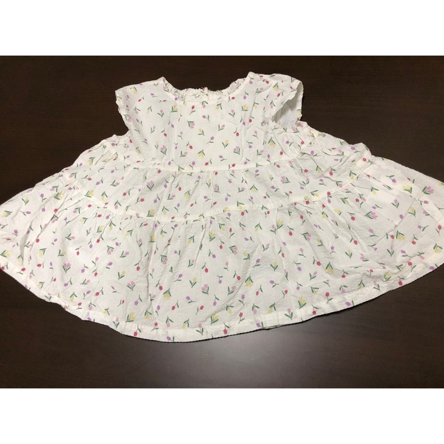 BREEZE(ブリーズ)のBREEZE 花柄　トップス　100 キッズ/ベビー/マタニティのキッズ服女の子用(90cm~)(Tシャツ/カットソー)の商品写真