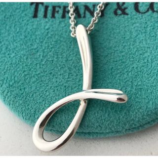 ティファニー(Tiffany & Co.)のTiffanyラージイニシャルL ネックレス美品(ネックレス)