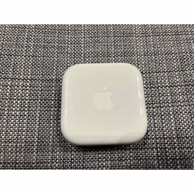 Apple(アップル)のApple 純正イヤホン スマホ/家電/カメラのオーディオ機器(ヘッドフォン/イヤフォン)の商品写真