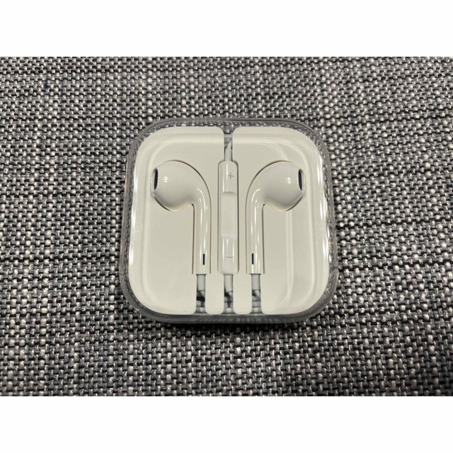 Apple(アップル)のApple 純正イヤホン スマホ/家電/カメラのオーディオ機器(ヘッドフォン/イヤフォン)の商品写真