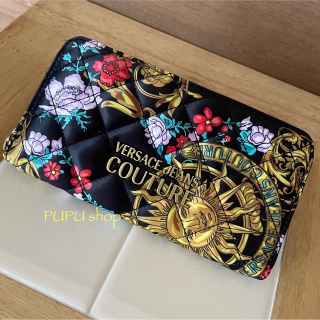 VERSACE(ヴェルサーチ)のヴェルサーチジーンズクチュール　長財布 バロック＆花柄1  ラウンドファスナー レディースのファッション小物(財布)の商品写真