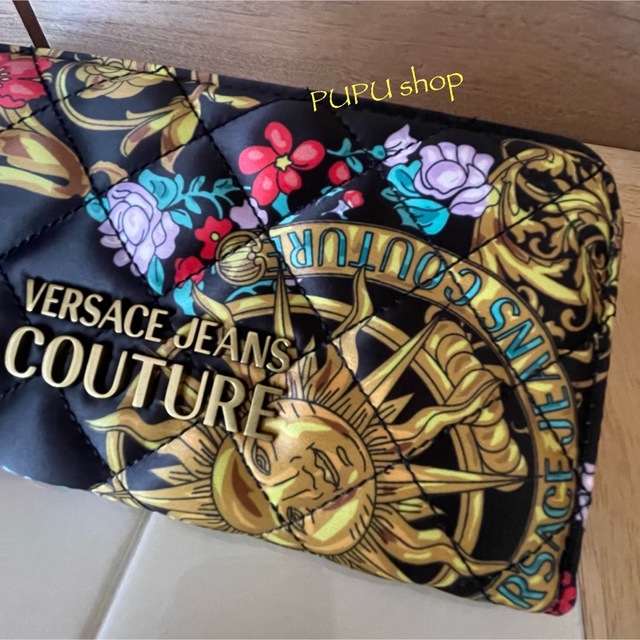 VERSACE(ヴェルサーチ)のヴェルサーチジーンズクチュール　長財布 バロック＆花柄1  ラウンドファスナー レディースのファッション小物(財布)の商品写真