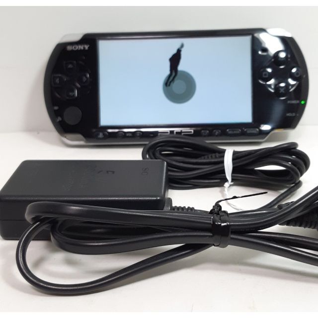 ゲームボーイ(ゲームボーイ)の★動作確認済★　 ソニー　プレステポータブル　PSP3000 黒　電源コード付属 エンタメ/ホビーのゲームソフト/ゲーム機本体(携帯用ゲーム機本体)の商品写真