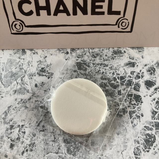 CHANEL(シャネル)のCHANEL❤️巾着ポーチ&パフ❤️ノベルティ ハンドメイドのファッション小物(ポーチ)の商品写真