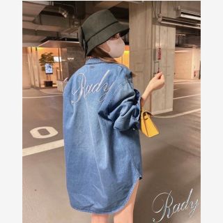 新品 Rady♡バックロゴストライプシャツ