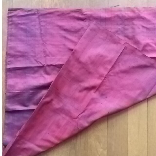 タイシルク(赤紫です) ハンドメイドのファッション小物(その他)の商品写真