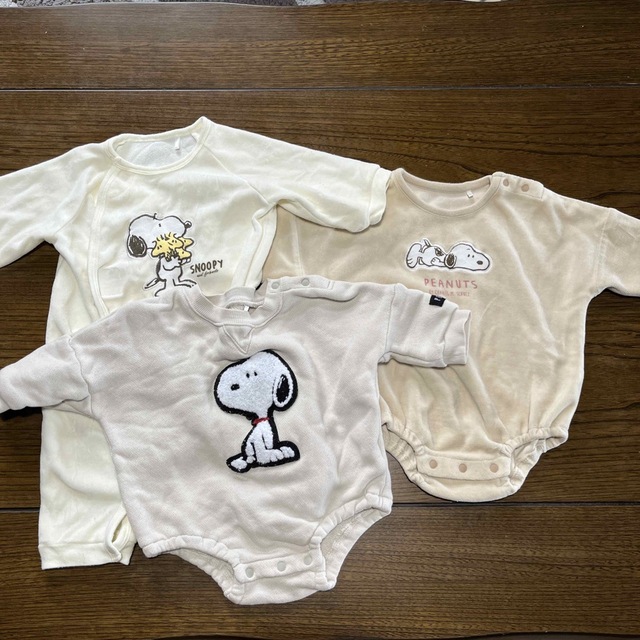 SNOOPY(スヌーピー)のベビー服　赤ちゃん服　ベビーロンパース　スヌーピー　サイズ60から70 キッズ/ベビー/マタニティのベビー服(~85cm)(ロンパース)の商品写真