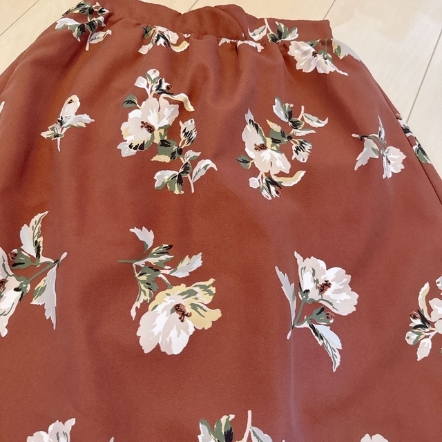 ViS(ヴィス)のビス VIS 花柄フレアスカート Sサイズ ウェストゴム レディースのスカート(ひざ丈スカート)の商品写真