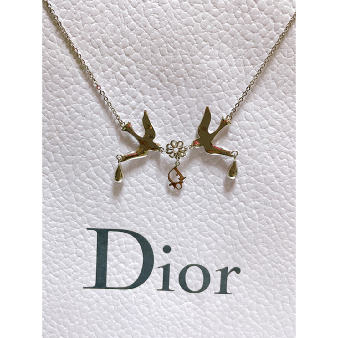 Dior鳩モチーフネックレスとブレスレット