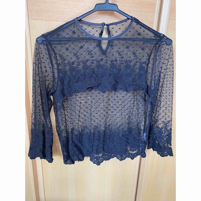 AZUL by moussy(アズールバイマウジー)のレーストップス レディースのトップス(シャツ/ブラウス(長袖/七分))の商品写真