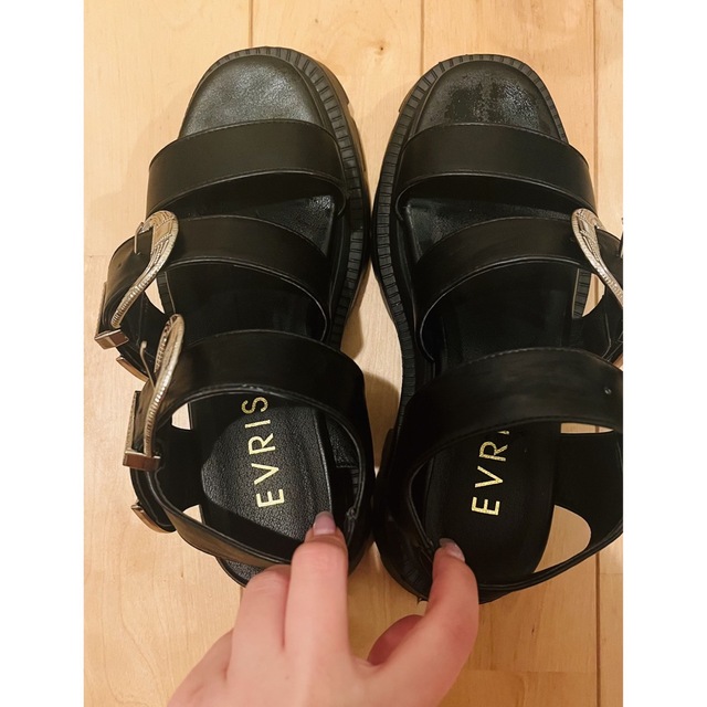 EVRIS(エヴリス)のEVRIS バックルプラットフォームサンダル Sサイズ レディースの靴/シューズ(サンダル)の商品写真