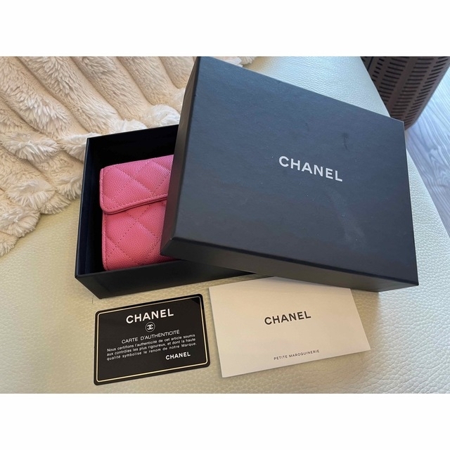 CHANEL♡入手困難マトラッセ ピンクキャビアスキン 三つ折り財布