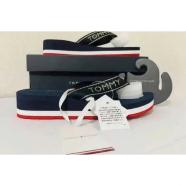 TOMMY HILFIGER(トミーヒルフィガー)の値引中 新品 送料込 Tommy Hilfiger サンダル 23.5cm レディースの靴/シューズ(サンダル)の商品写真