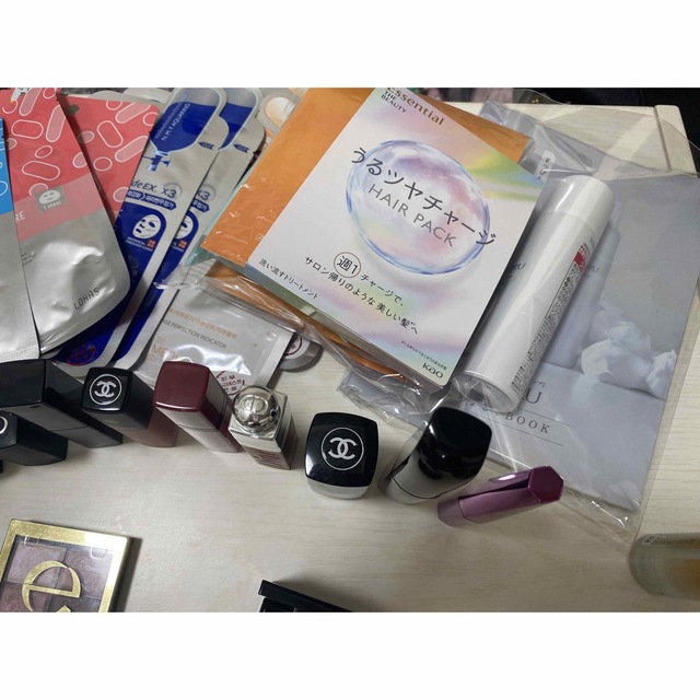 Christian Dior(クリスチャンディオール)のDior CHANEL TOM FORD まとめ売り　化粧品セット　デパコス コスメ/美容のベースメイク/化粧品(ファンデーション)の商品写真