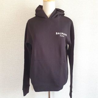 バルマン(BALMAIN)の【新品・未使用】BALMAIN KIDS ロゴ コットンパーカー 黒　13Y(ジャケット/上着)