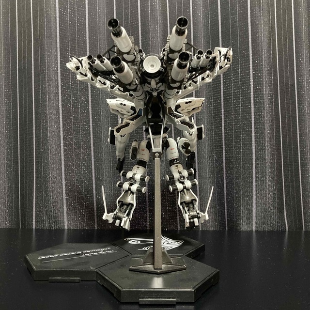 アーマードコア(ホワイトグリント&V.O.B)塗装済、完成品、箱、説明書