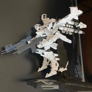 アーマードコア(ホワイトグリント&V.O.Ｂ)塗装済、完成品、箱、説明書