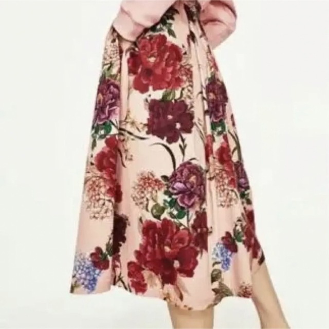 ZARA(ザラ)の⋆⸜ZARA 花柄スカート　フラワープリントミディスカート⸝⋆ レディースのスカート(ロングスカート)の商品写真