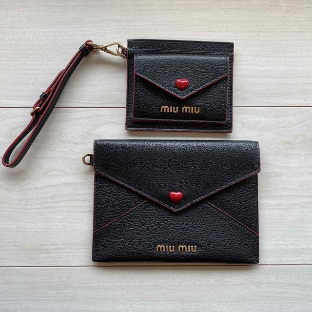 ミュウミュウ　miu miu　マドラスラブ　財布