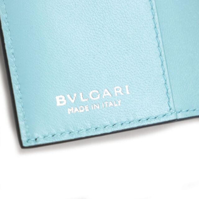 BVLGARI(ブルガリ)の未使用品▼BVLGARI ブルガリ 292676 ブルガリブルガリ マン ソフトグレインカーフレザー キーケース 黒×ターコイズ 伊製 メンズ 箱付き p13-st30223-671 メンズのファッション小物(キーケース)の商品写真