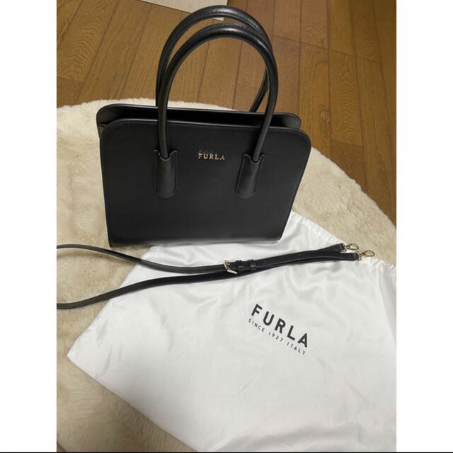 FURLA  フルラ　MAE  マエ　トートバッグ　ハンドバッグ