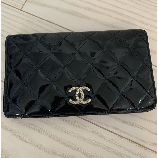 公式超高品質 シャネル CHANEL 財布 マトラッセ エナメル 2つ折 長財布