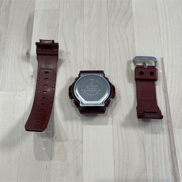 G-SHOCK(ジーショック)のCASIO G-SHOCK DW-6900SB-4DR 海外モデル 希少カラー メンズの時計(腕時計(デジタル))の商品写真