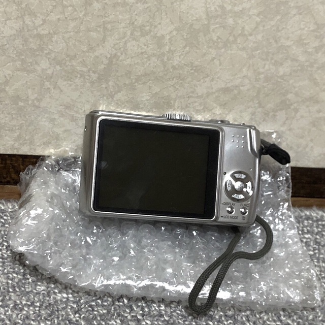 Panasonic(パナソニック)の美品　パナソニック　デジタルカメラ　DMCーTZ3 シルバー スマホ/家電/カメラのカメラ(コンパクトデジタルカメラ)の商品写真