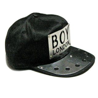 ボーイロンドン(Boy London)のSALE [未使用] BOY LONDON メタルプレート スナップバックCAP(キャップ)